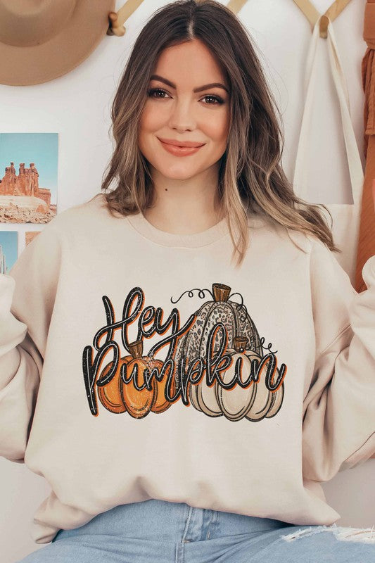 HEY PUMPKIN GRAPHIC SWEATSHIRT